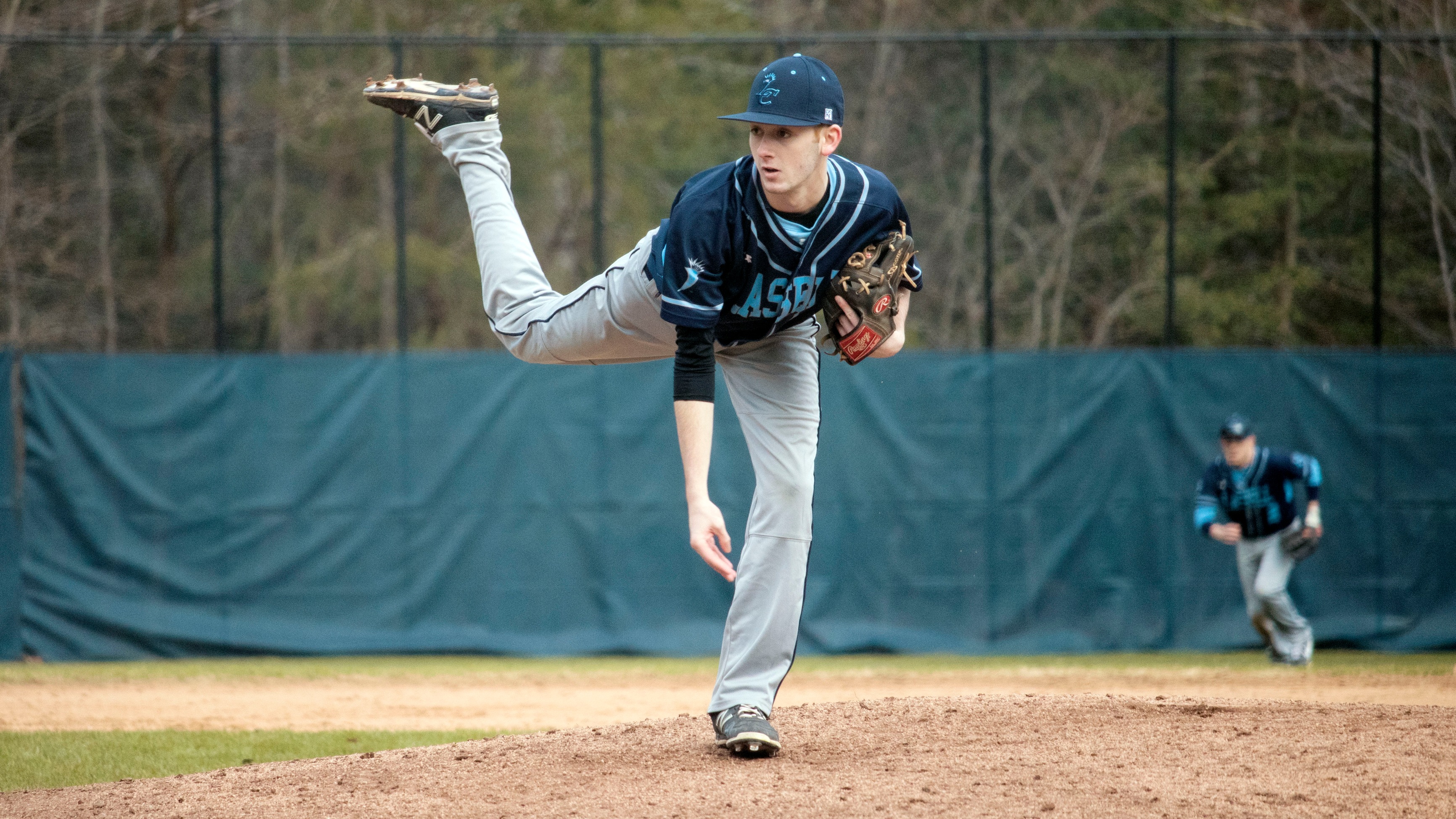Lasell Baseball falls in doubleheader against New England College