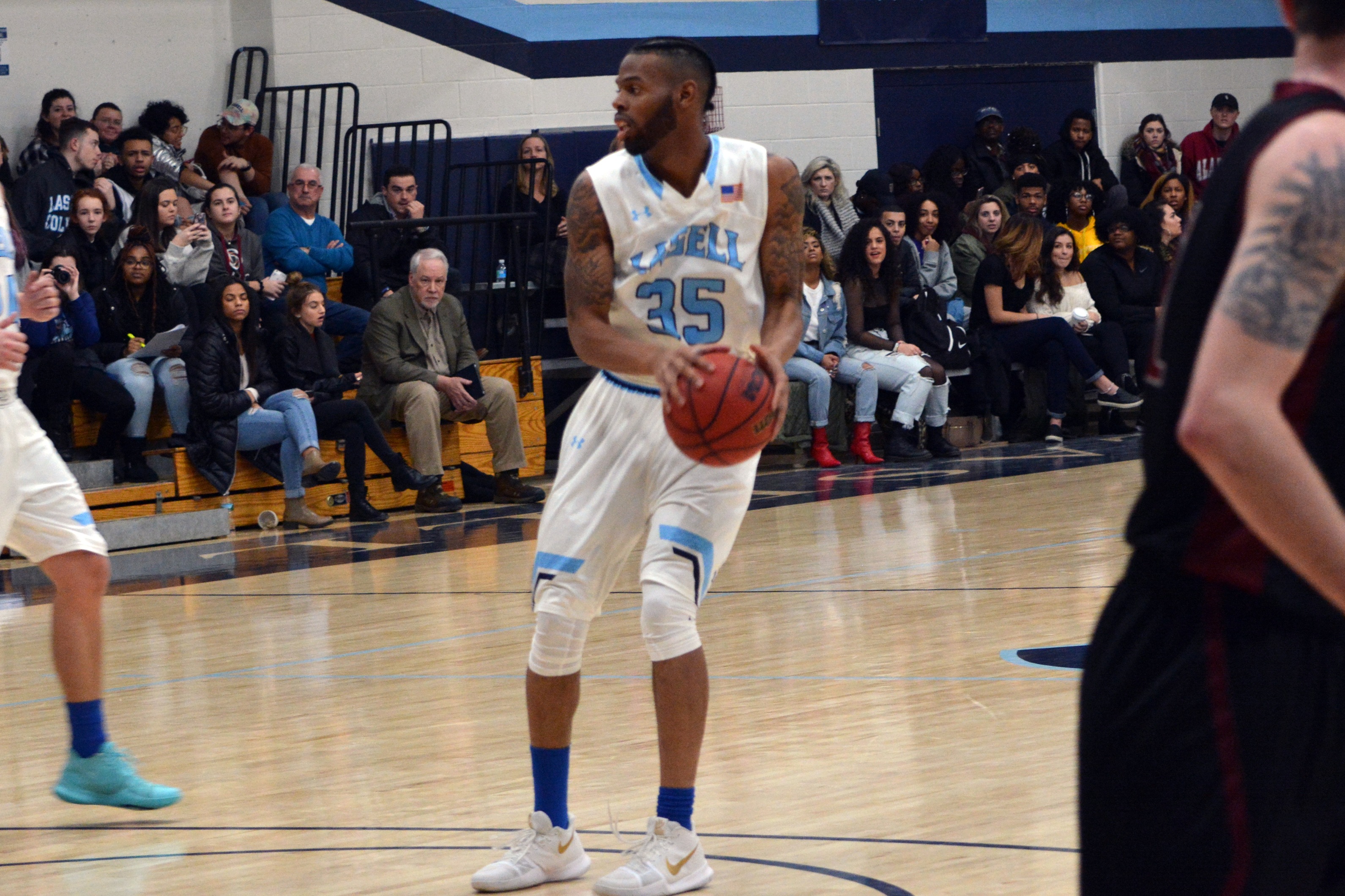 Lasell Men’s Basketball defeated by Saint Joseph’s (Maine)