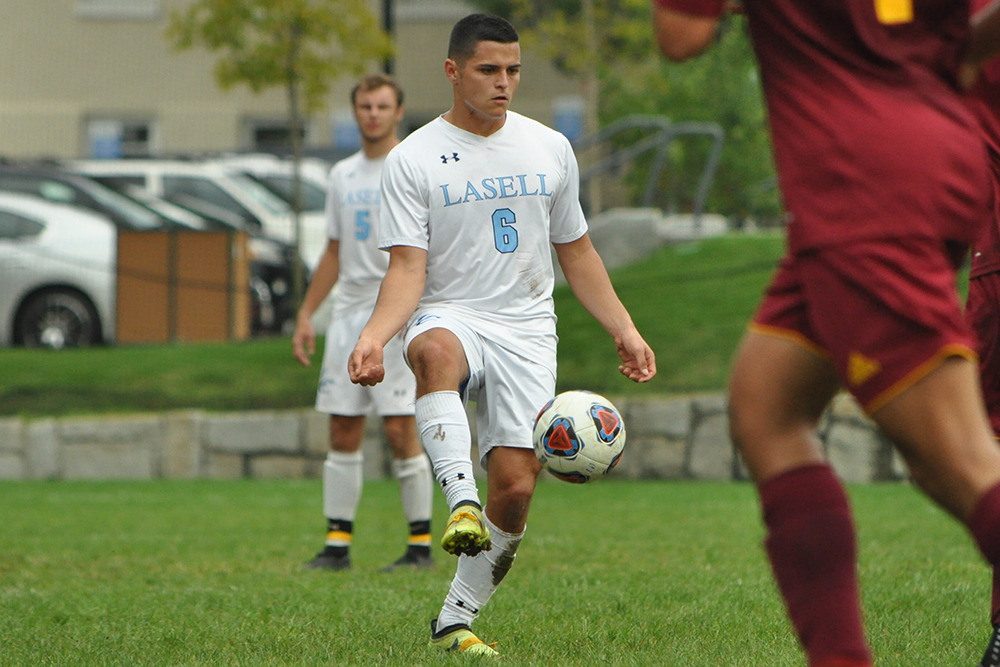 MSOC: Lasell falls to Skidmore College; Nigro scores on PK for Lasers