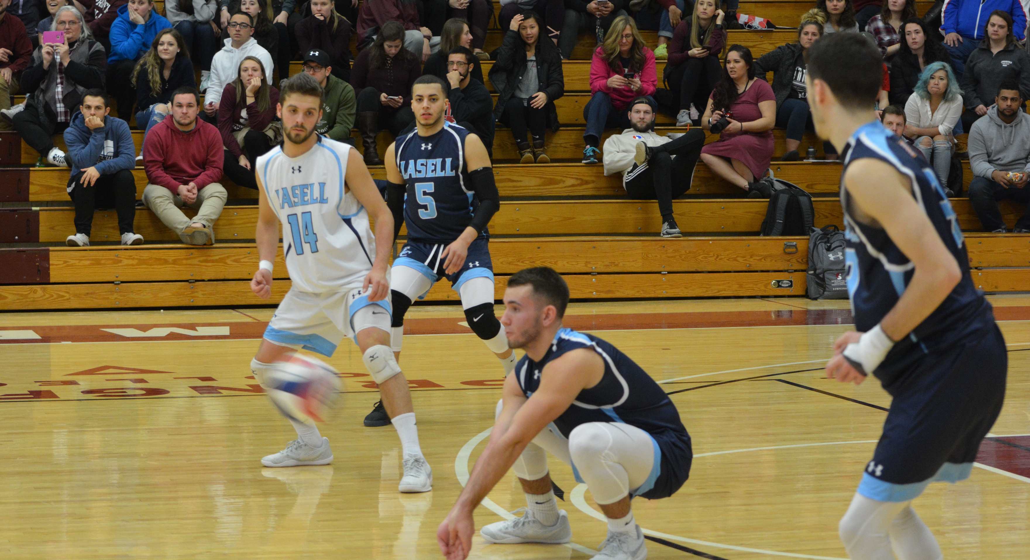 Lasell Men’s Volleyball splits pair at The Clash at Kean