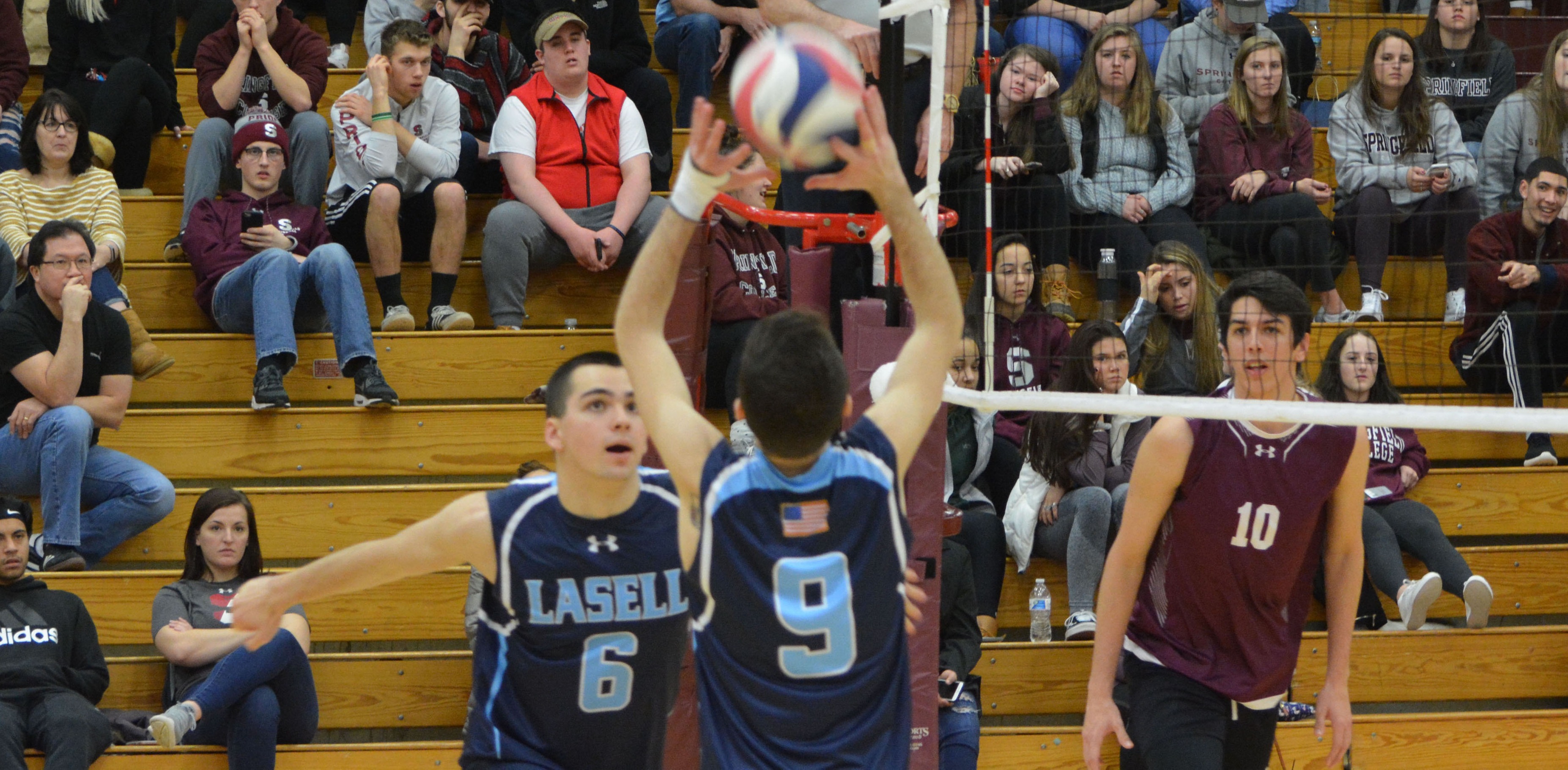 Lasell Men’s Volleyball drops match at Sacred Heart