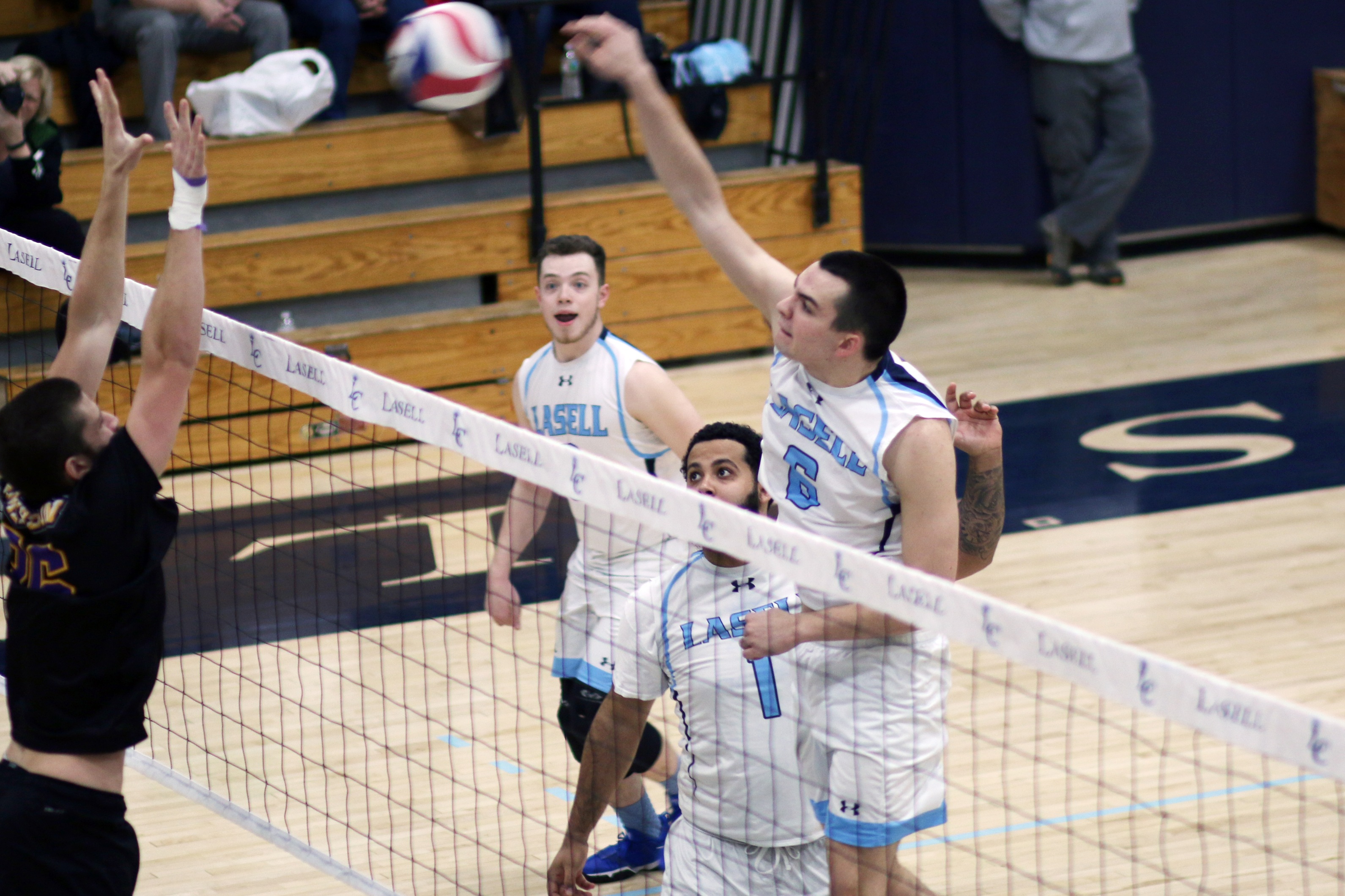 Lasell Men’s Volleyball outlasts Emerson in GNAC match