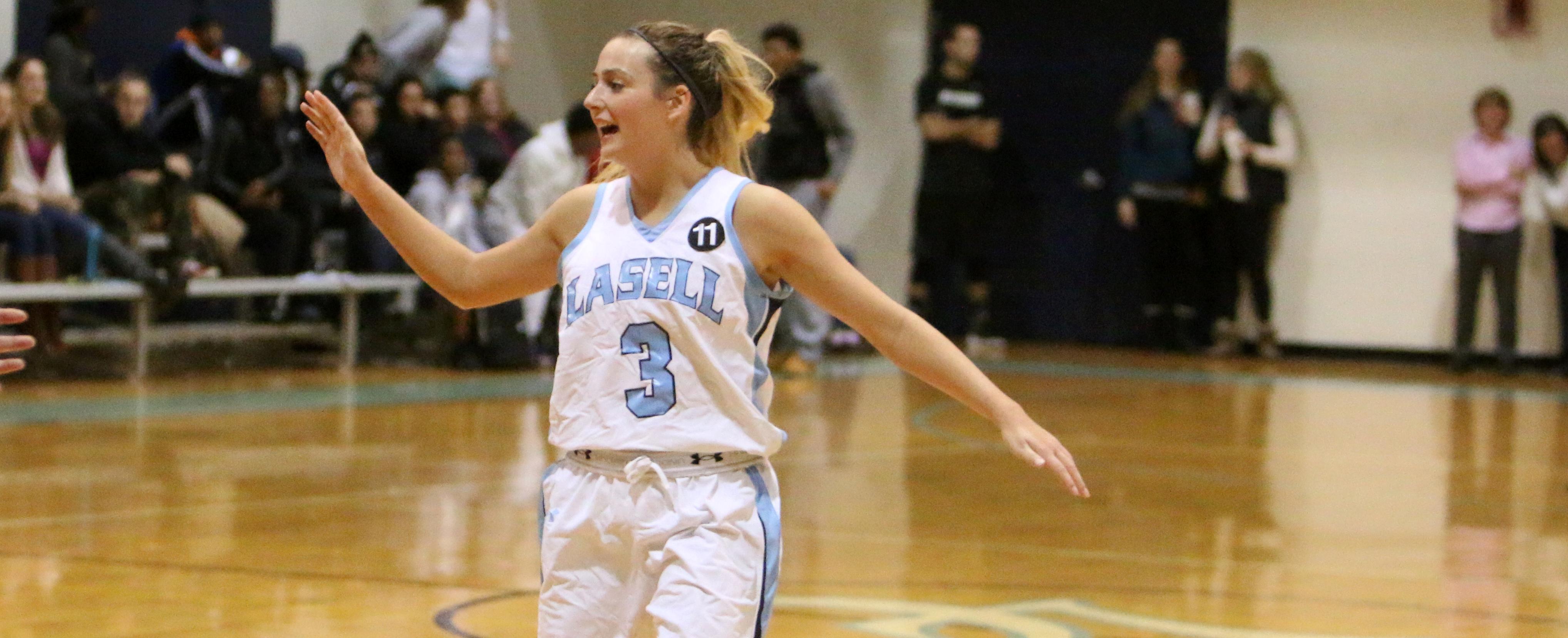 Women's Hoops Edges Fitchburg State 45-41