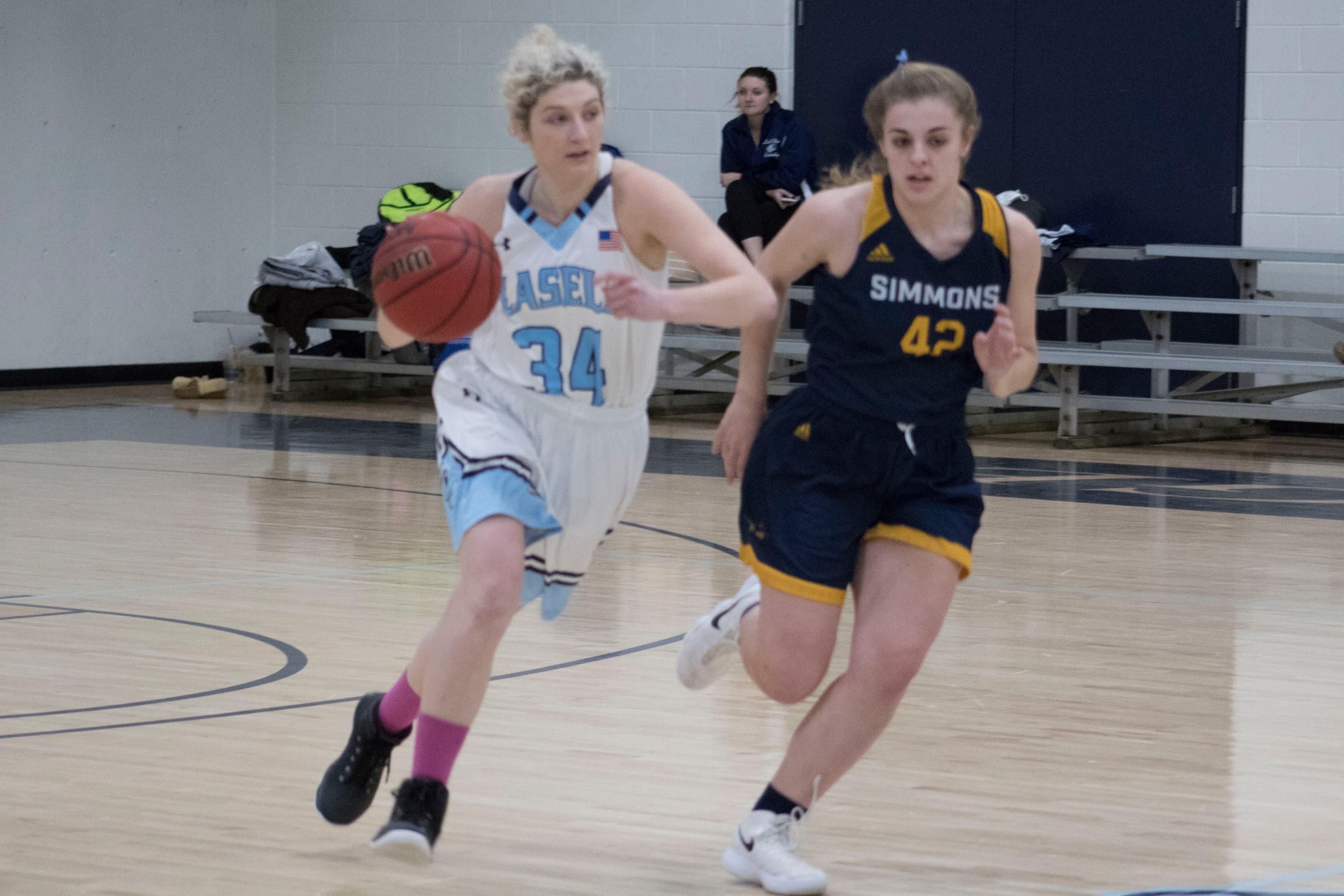 Lasell Women’s Basketball nips Simmons at the wire