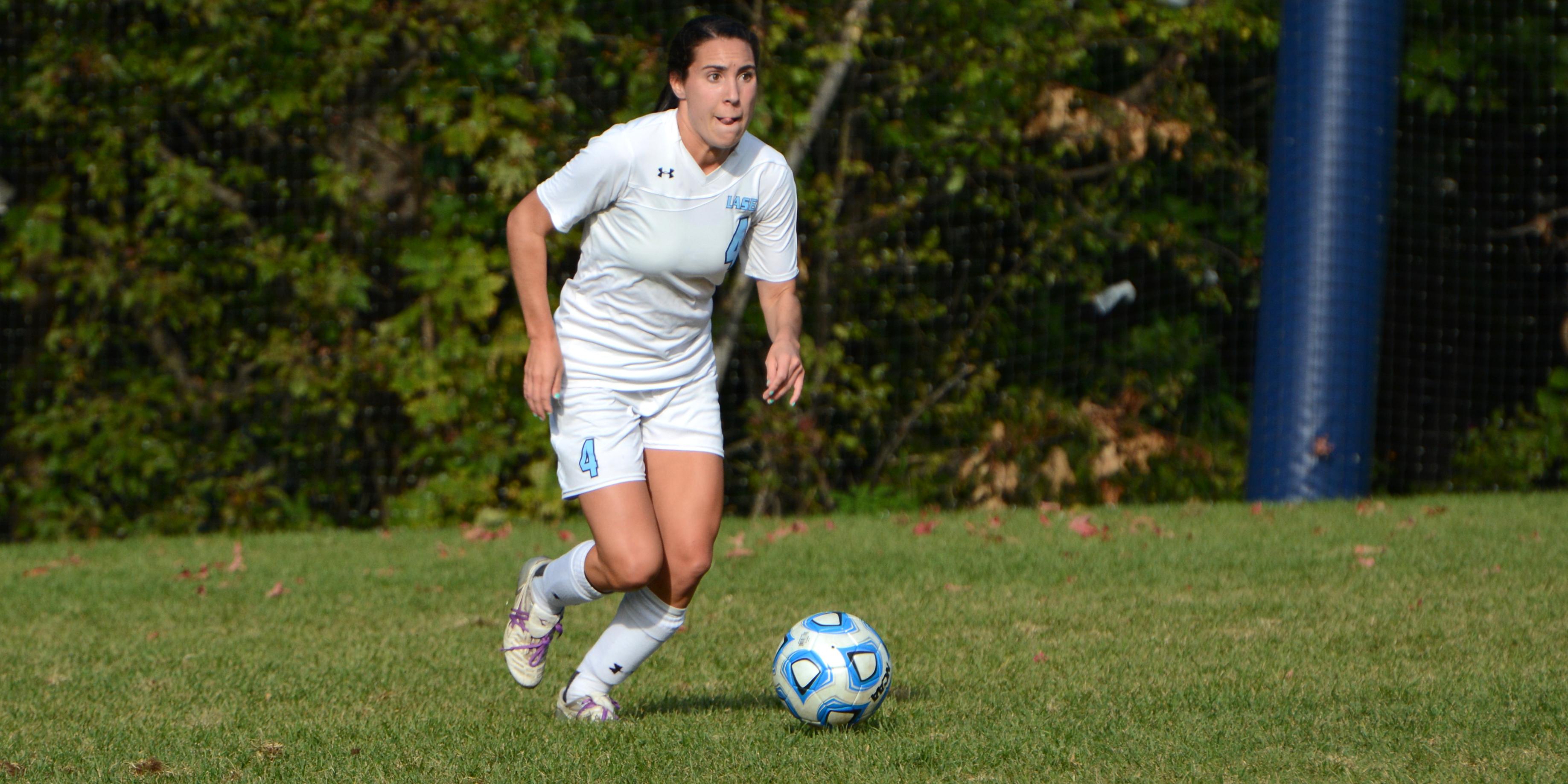 Women's Soccer Stays Unbeaten in GNAC with 2-1 Win at Simmons
