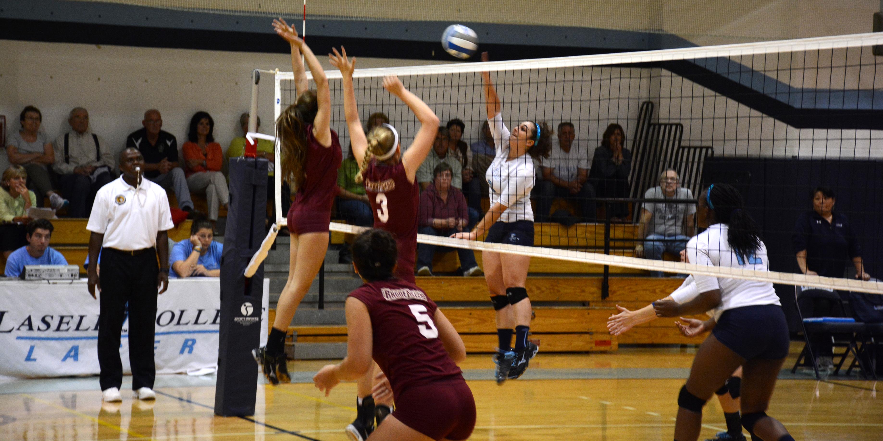Panthers Stop Lasell, 3-0 in Women's Volleyball