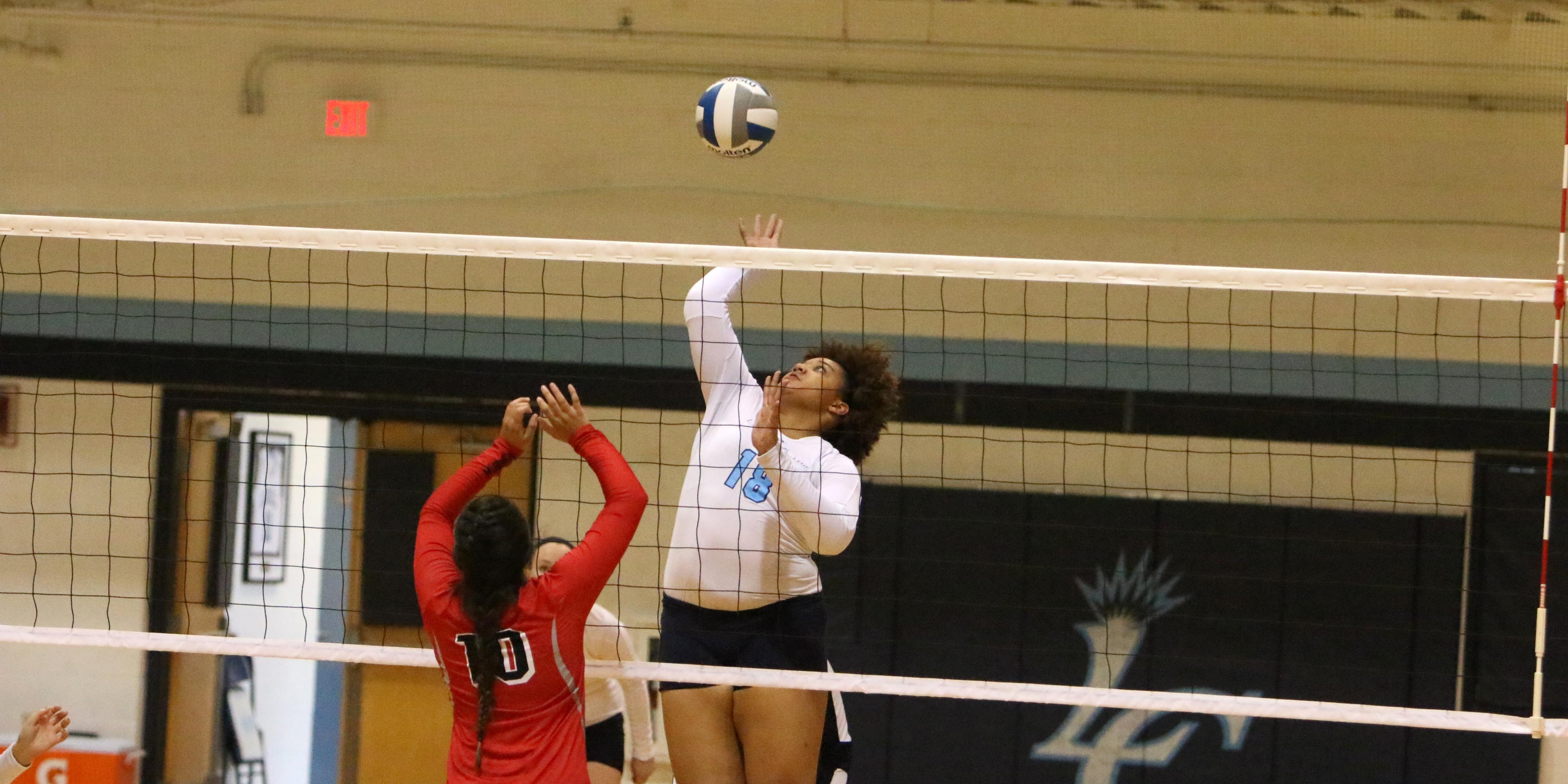 Corsairs Rally to Sweep Women's Volleyball 3-0