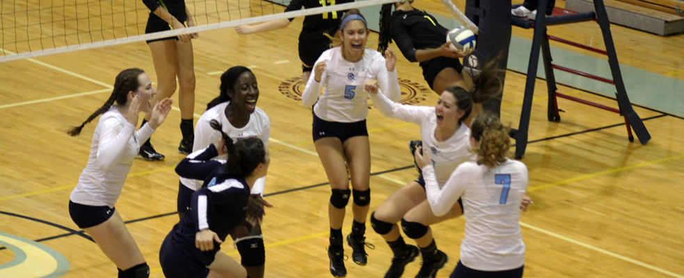 Women's Volleyball Sweeps GNAC Tri-Match with Norwich, Suffolk
