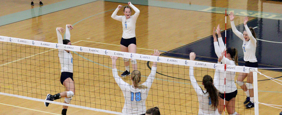 Women's Volleyball Ends Regular Season with Tri-Match Sweep