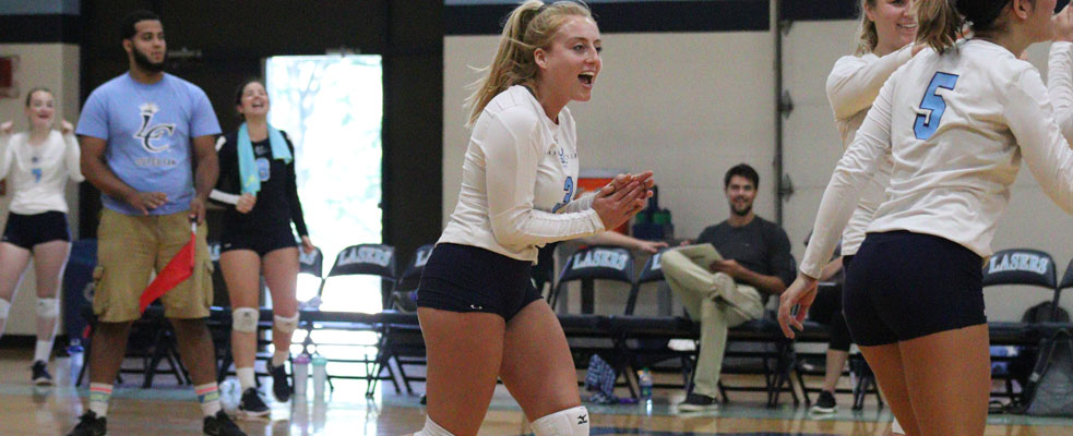 Women's Volleyball Sweeps Suffolk in GNAC Action