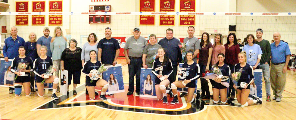 Women's Volleyball Honors Seven Seniors in Tri-Match Split