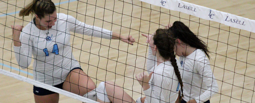 Women's Volleyball Battles Ida to 3-1 Rivalry Victory
