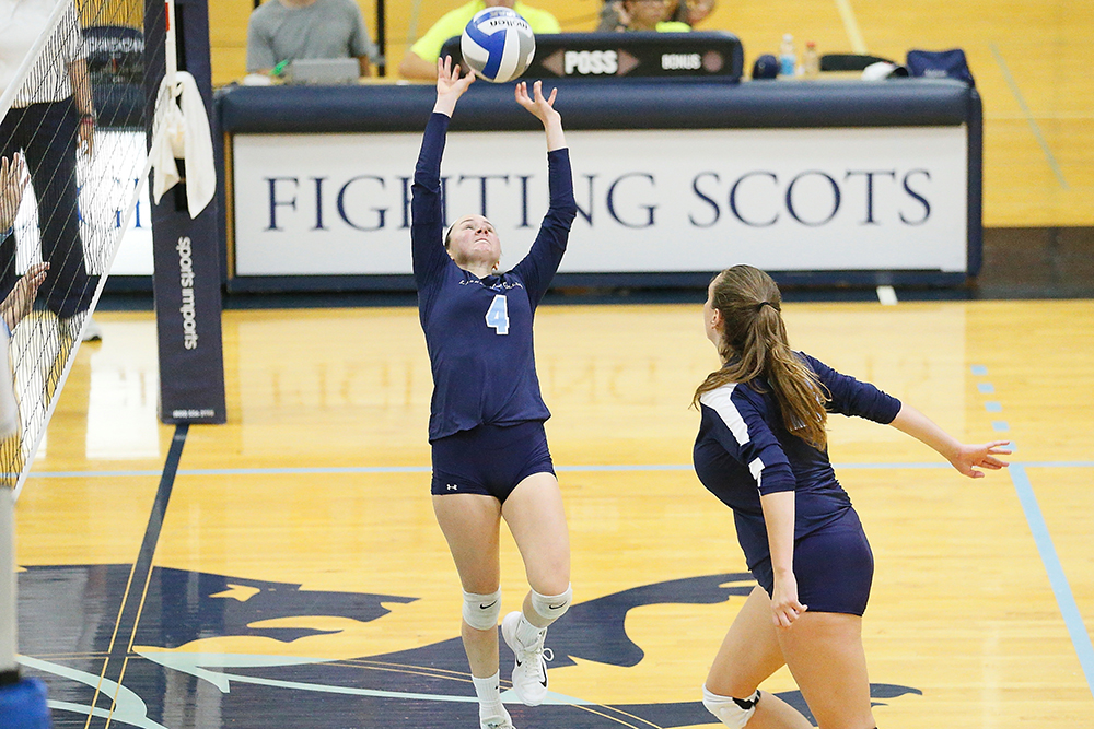 Lasell Women’s Volleyball takes down Newbury