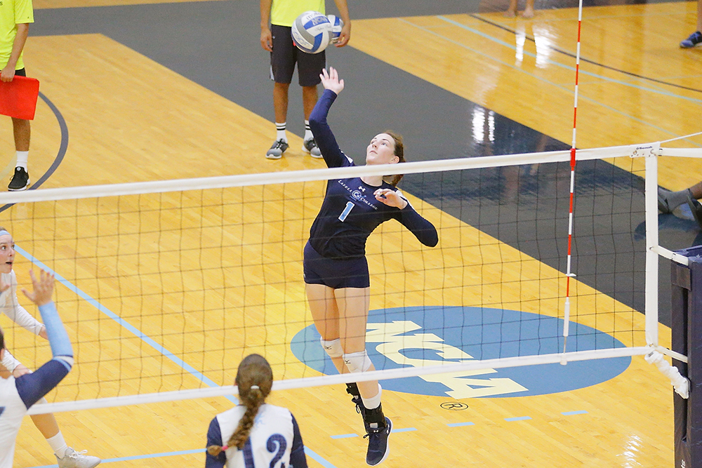 Lasell Women’s Volleyball comes up short at Worcester State