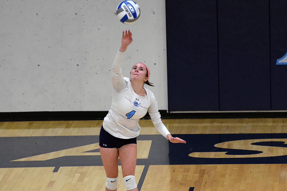 Lasell Women’s Volleyball overpowers Pine Manor