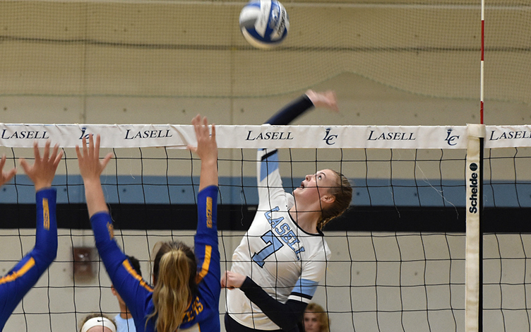 WVB: Worcester State outlasts Lasell in five sets