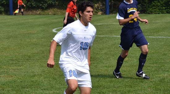 Men’s Soccer Trips Up Curry on the Road
