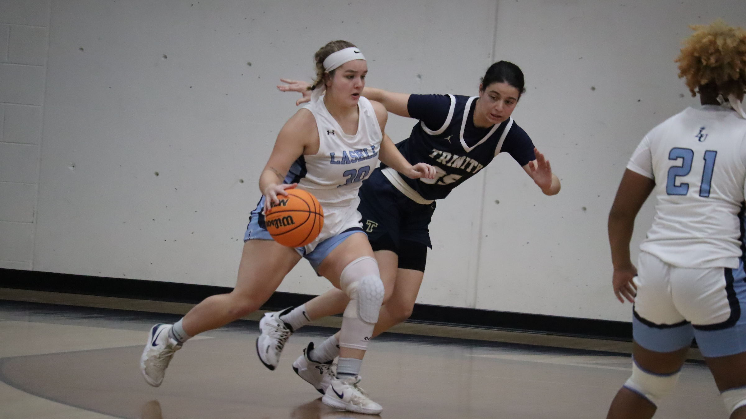 WBB: Lasers Unable to Keep Up With Bantams