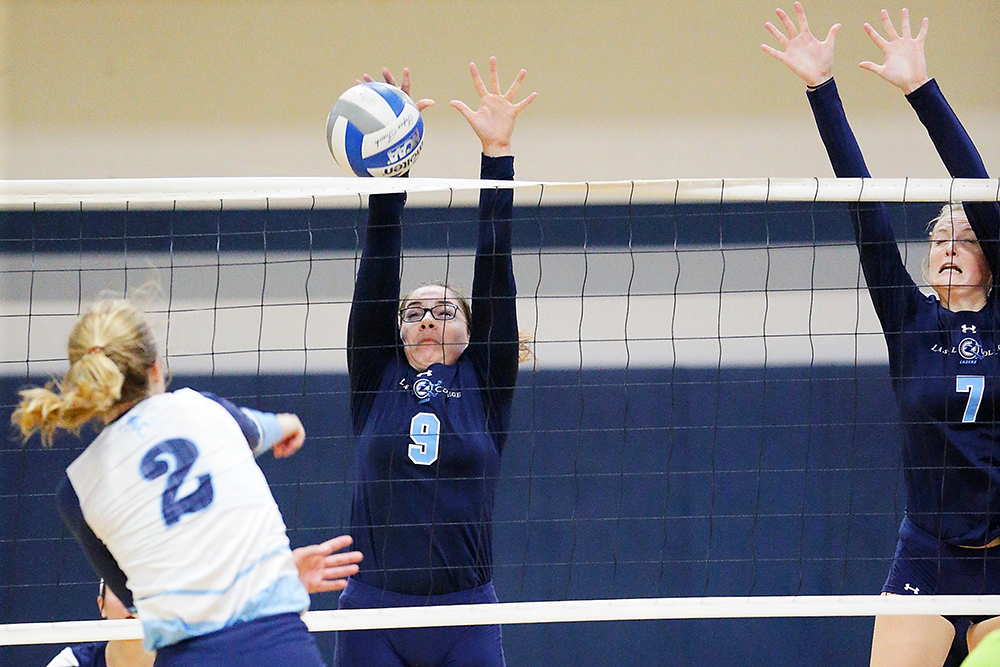 Lasell Women’s Volleyball sweeps Anna Maria and Saint Joseph’s (Maine)