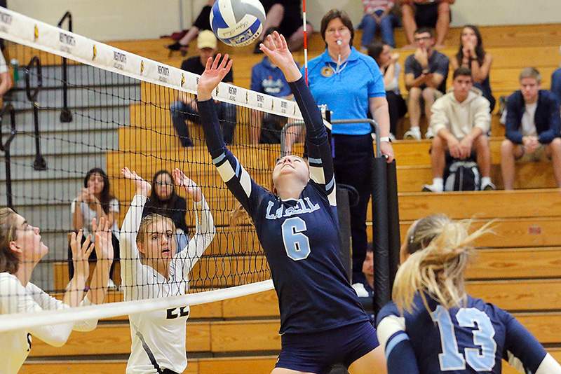 WVB: Lasell splits first two GNAC matches; defeats Albertus but falls to Suffolk