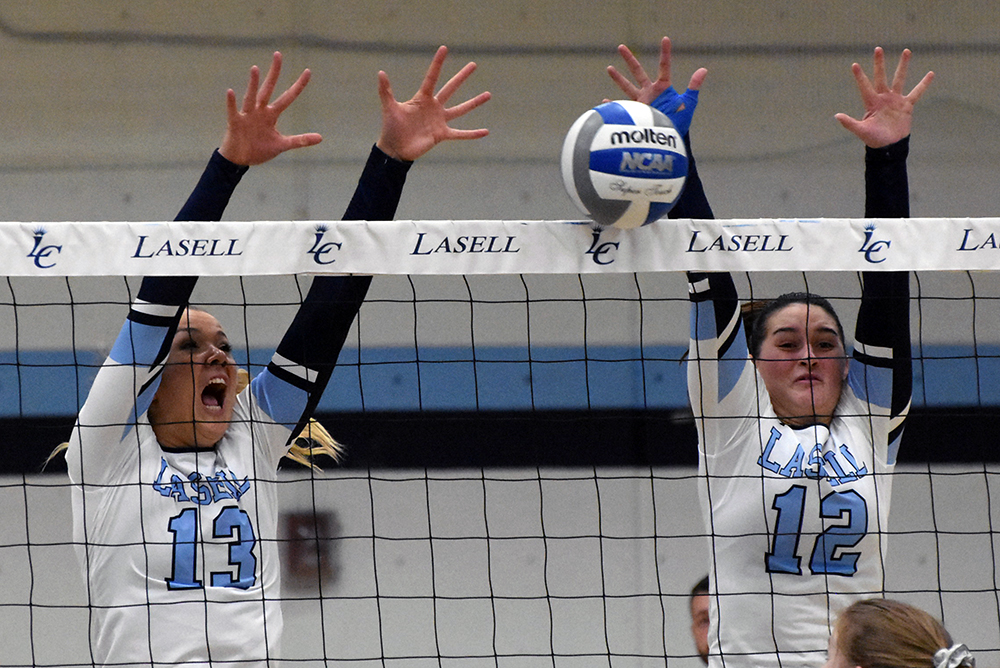 WVB: UNE outlasts Lasell in five sets; Perez Diaz posts double-double for Lasers