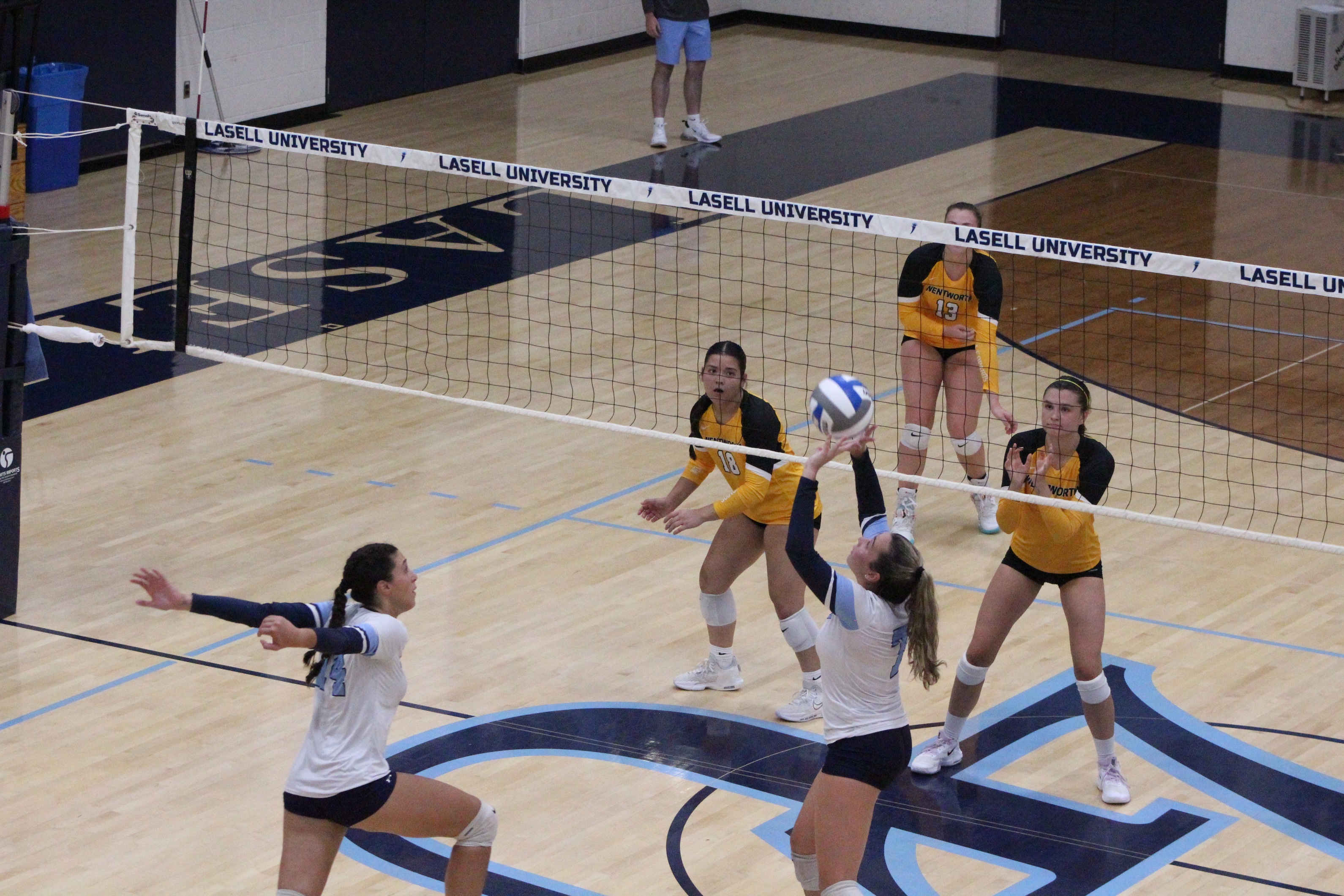 WVB: Lasers Extend Winning Streak to Eight Straight With Tri-Match Sweep